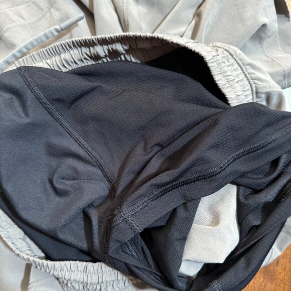 Lululemon Pacebreaker shorts Size M 8" inseam, lined - Picture 3 of 6